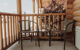 Bryce Canyon Log Cabins